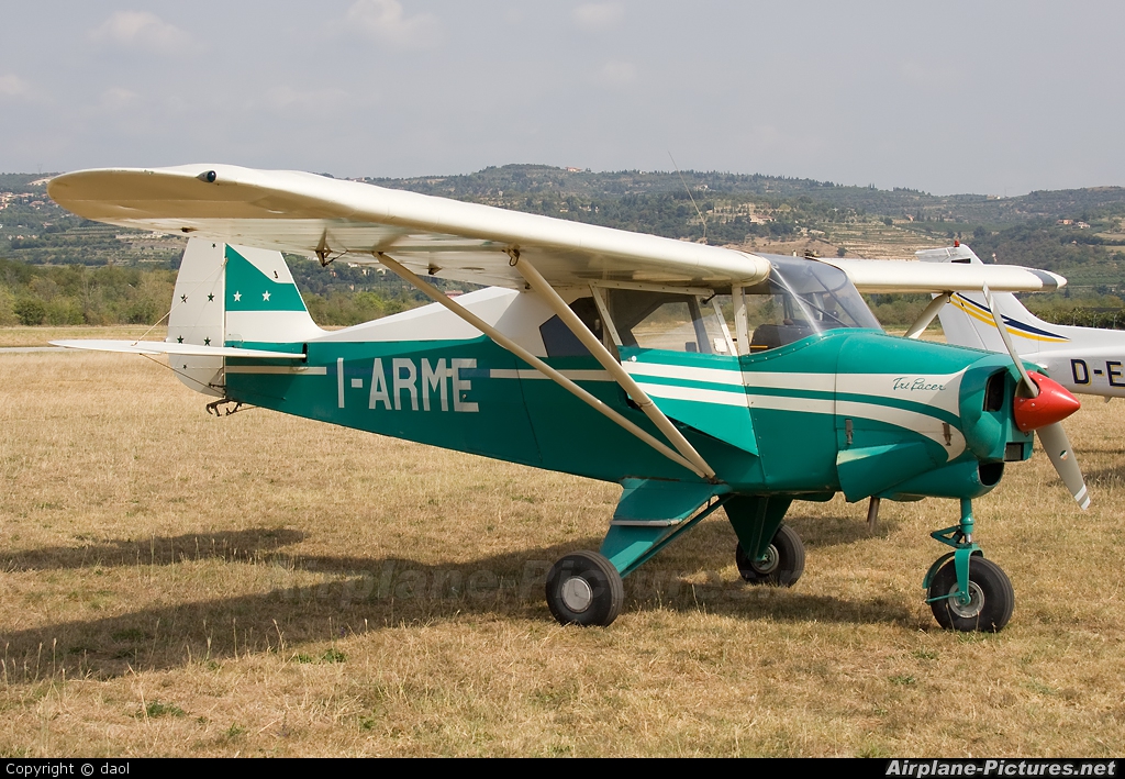 Private I-ARME aircraft at Verona - Boscomantico