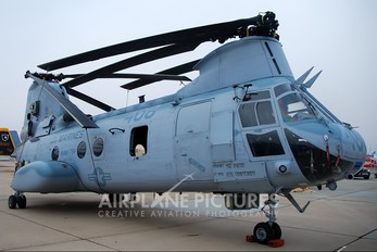 156462 - USA - Marine Corps Boeing CH-46E Sea Knight