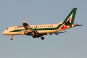 Alitalia EI-RDB image