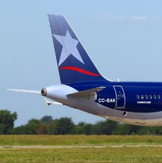 CC-BAK - LAN Airlines Airbus A320