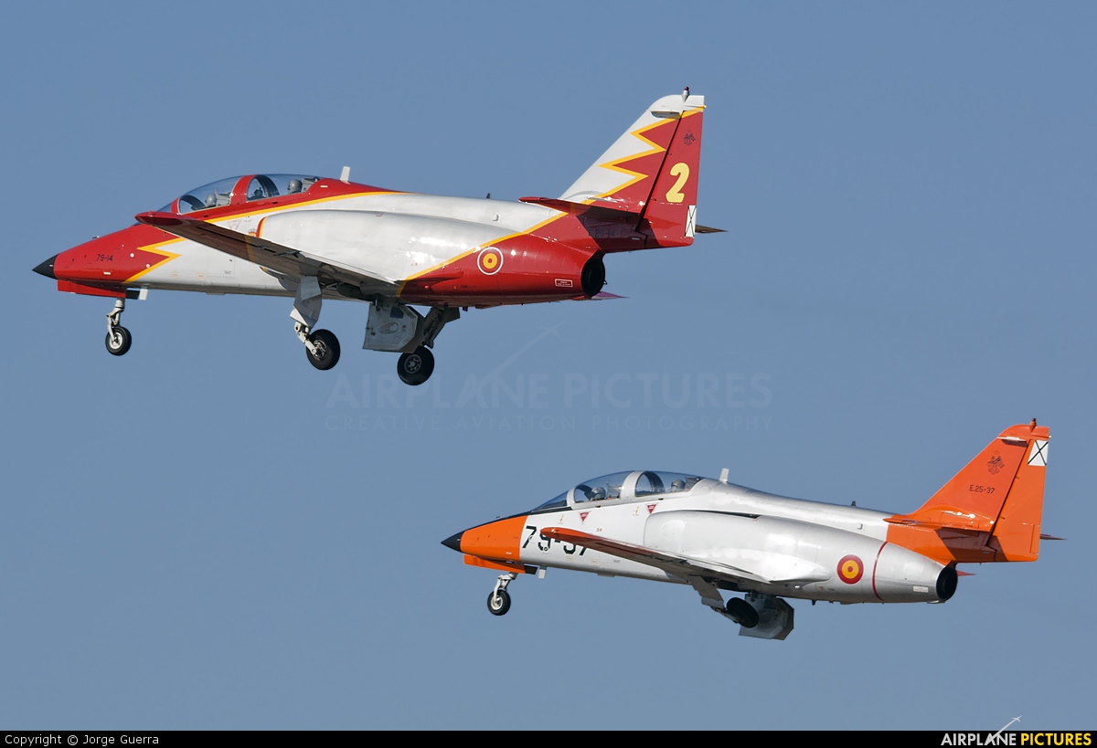 Spain - Air Force : Patrulla Aguila E.25-14 aircraft at Murcia - San Javier