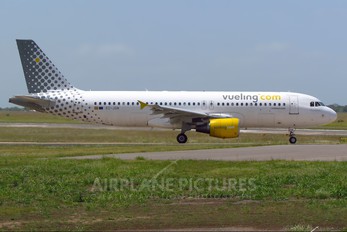 EC-JGM - Vueling Airlines Airbus A320