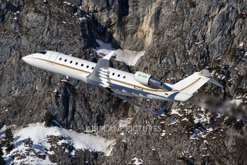UR-ICD - ISD Avia Canadair CL-600 Challenger 850