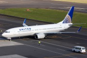 United Airlines N78524 image