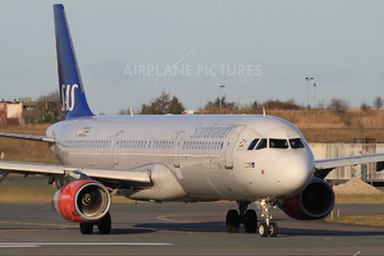 LN-RKI - SAS - Scandinavian Airlines Airbus A321