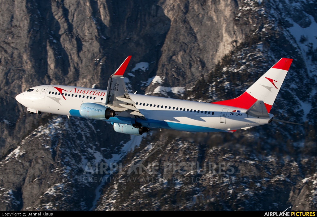 Austrian Airlines/Arrows/Tyrolean OE-LNJ aircraft at Innsbruck