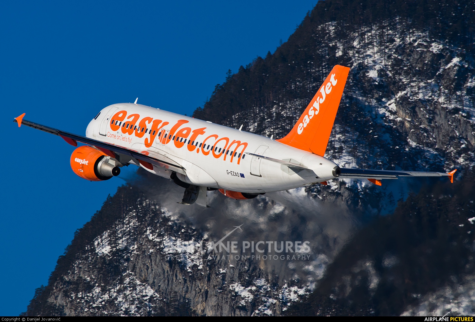 easyJet G-EZAO aircraft at Innsbruck