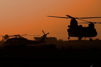 - - USA - Army Boeing CH-47D Chinook