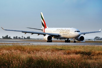 A6-EAM - Emirates Airlines Airbus A330-200
