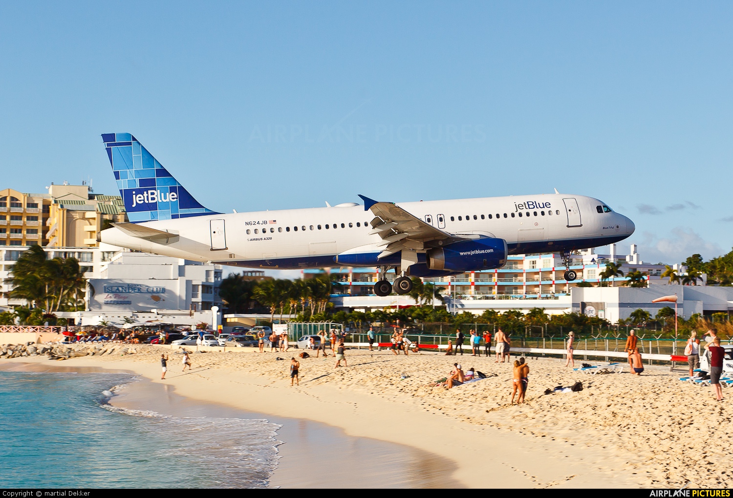 JetBlue Airways N624JB aircraft at Sint Maarten - Princess Juliana Intl