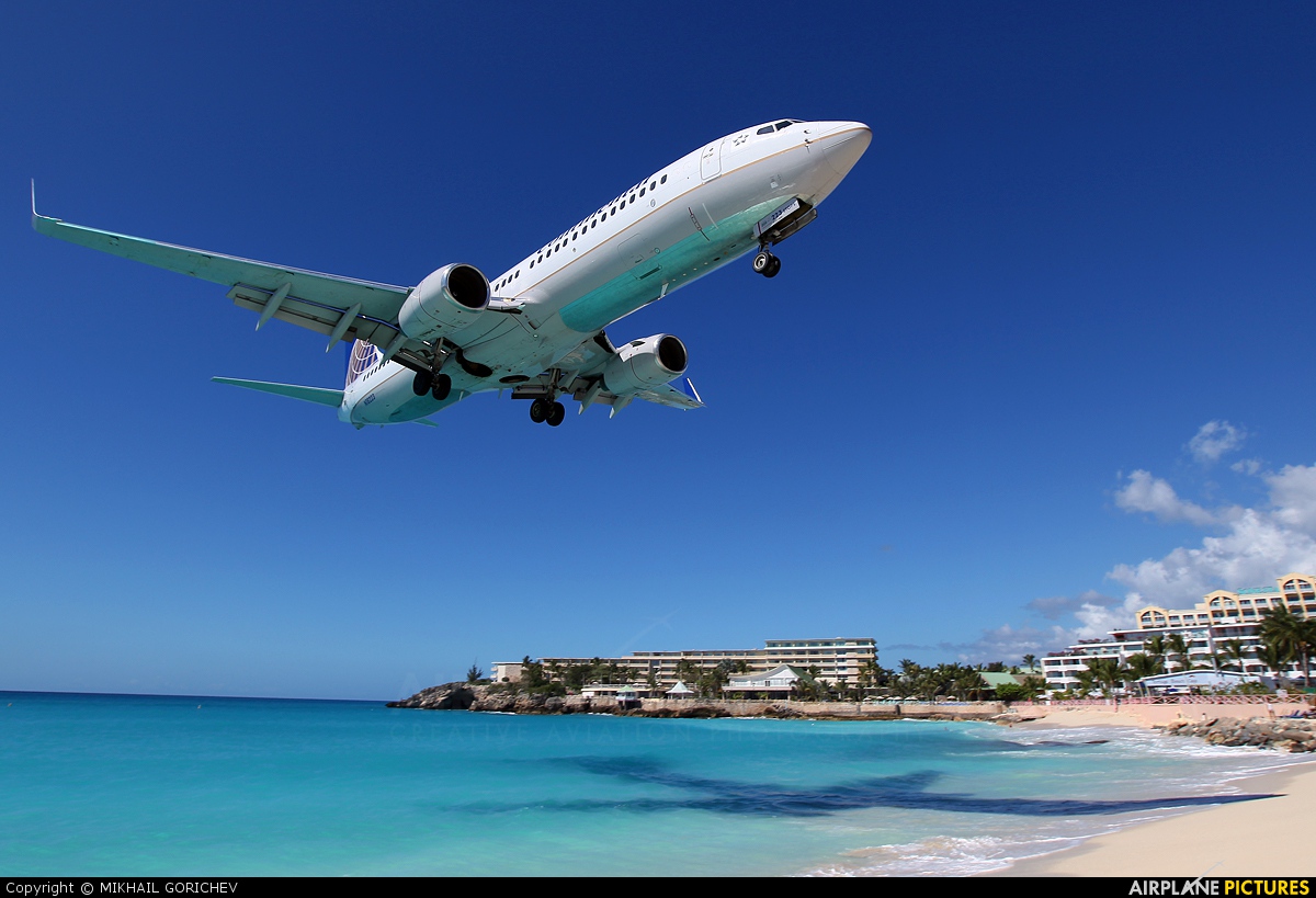 Continental Airlines N18223 aircraft at Sint Maarten - Princess Juliana Intl