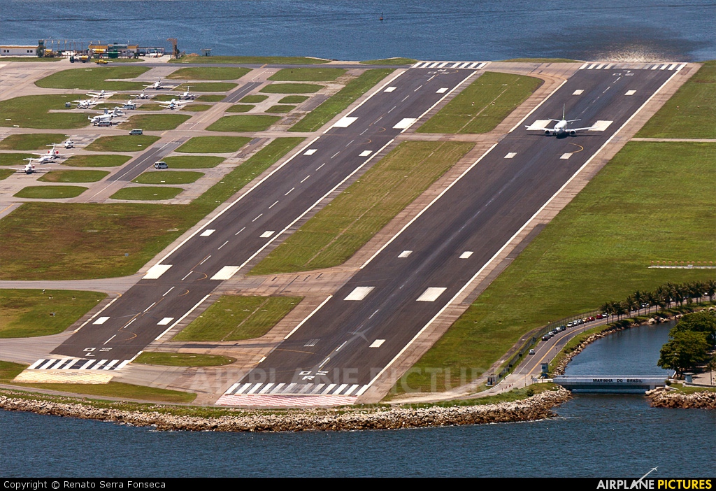 - Airport Overview - aircraft at Rio de Janeiro - Santos Dumont