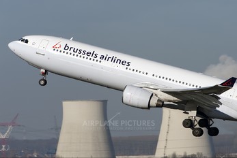 OO-SFV - Brussels Airlines Airbus A330-300