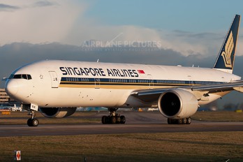 9V-SWM - Singapore Airlines Boeing 777-300ER