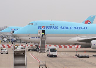HL7437 - Korean Air Cargo Boeing 747-400F, ERF