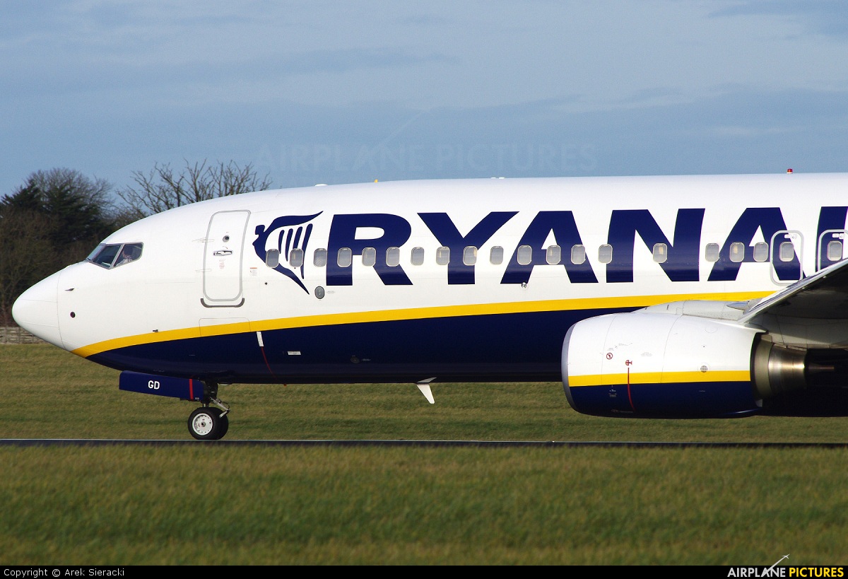 Ryanair EI-EGD aircraft at Dublin