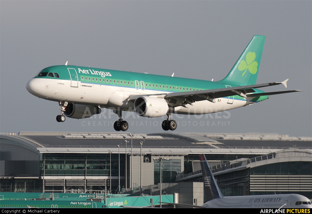 Aer Lingus EI-DVL aircraft at Dublin