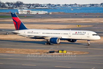 N525US - Delta Air Lines Boeing 757-200