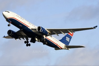 N281AY - US Airways Airbus A330-200