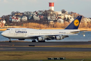 D-ABVE - Lufthansa Boeing 747-400
