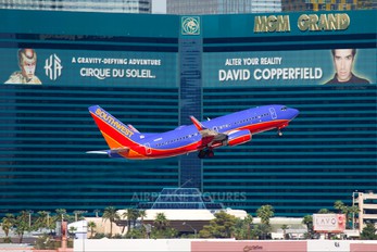 N411WN - Southwest Airlines Boeing 737-700