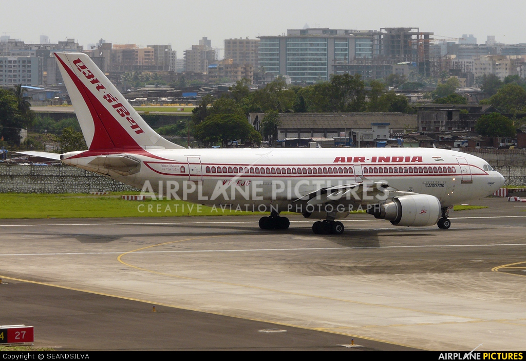 Air India VT-EJG aircraft at Mumbai - Chhatrapati Shivaji Intl