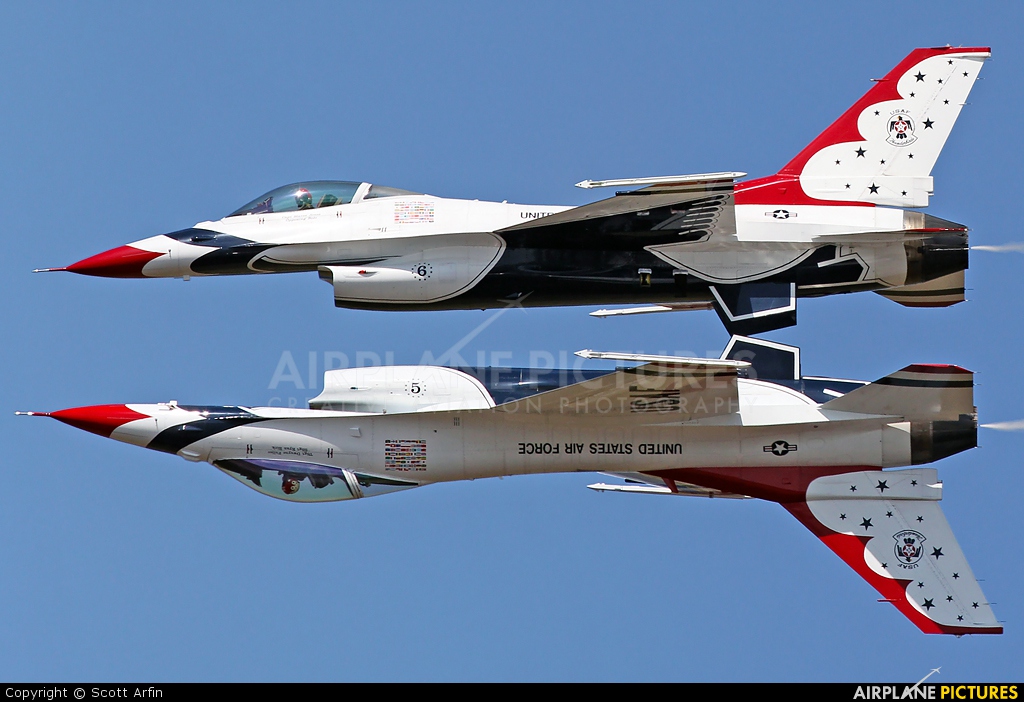 USA - Air Force : Thunderbirds 92-3888 aircraft at Quonset Point NAS