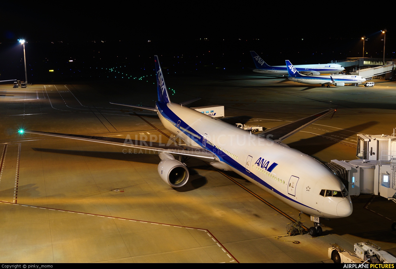 ANA - All Nippon Airways JA756A aircraft at Tokyo - Haneda Intl
