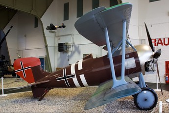 - - Germany - Imperial Air Force (WW1) Siemens Schuckert D-lll