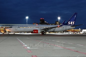 LN-RRH - SAS - Scandinavian Airlines Boeing 737-800