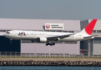 JA8987 - JAL - Japan Airlines Boeing 767-300