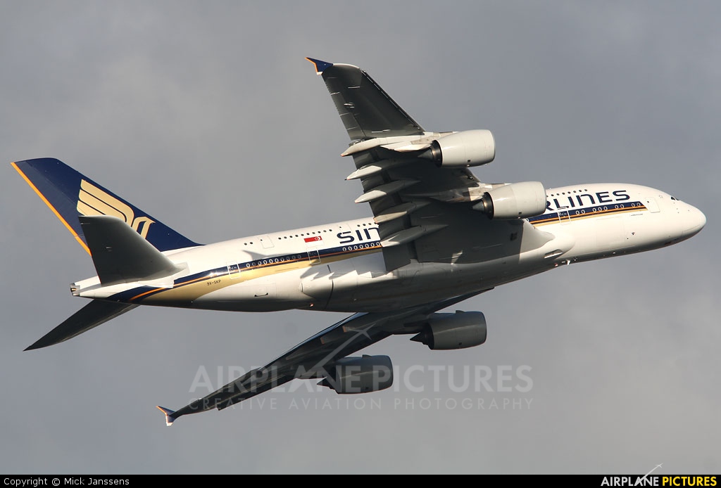 Singapore Airlines 9V-SKP aircraft at London - Heathrow