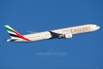 A6-EGU - Emirates Airlines Boeing 777-300ER