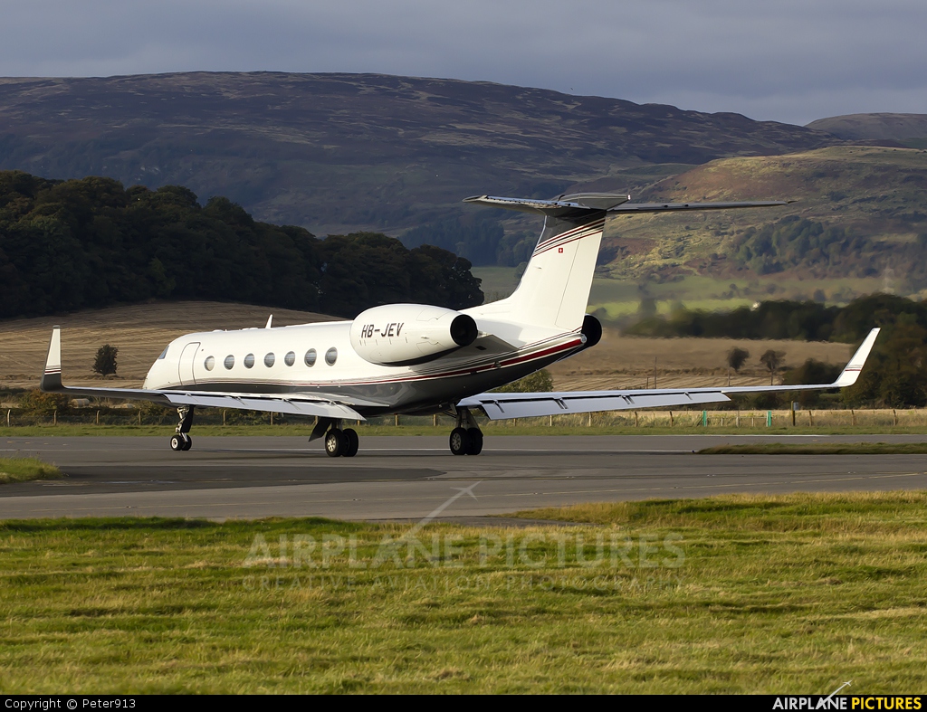 Private HN-JEV aircraft at Glasgow