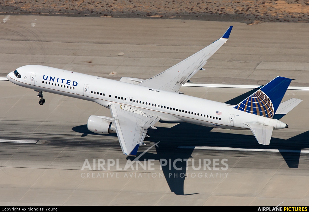 United Airlines N549UA aircraft at Los Angeles Intl