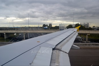 EC-LOC - Vueling Airlines Airbus A320