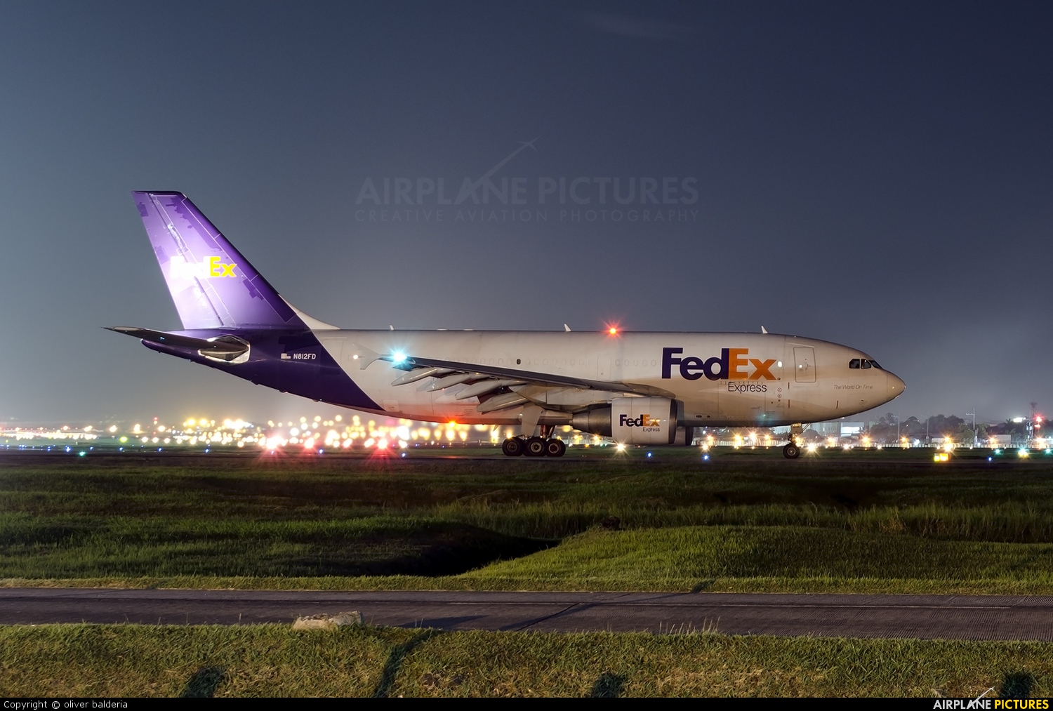 FedEx Federal Express N812FD aircraft at Manila Ninoy Aquino Intl