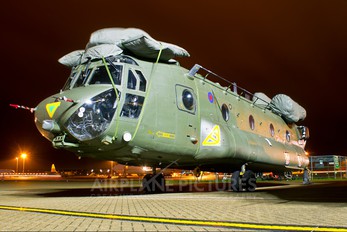 ZD982 - Royal Air Force Boeing Chinook HC.4