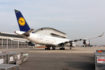 D-AIGM - Lufthansa Airbus A340-300