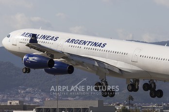 LV-BMT - Aerolineas Argentinas Airbus A340-300