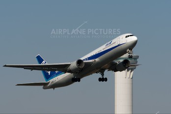 JA8363 - ANA - All Nippon Airways Boeing 767-300