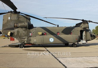 ES915 - Greece - Hellenic Army Boeing CH-47SD Chinook