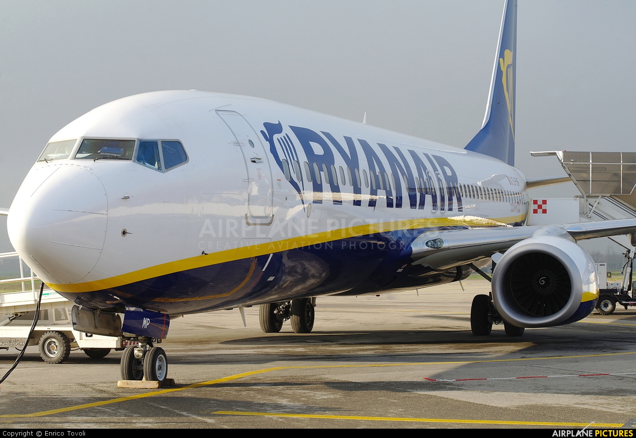 Ryanair EI-EMP aircraft at Parma