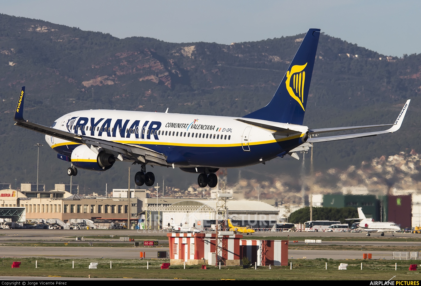 Ryanair EI-DPL aircraft at Barcelona - El Prat