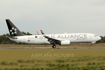 ZS-SJV - South African Airways Boeing 737-800