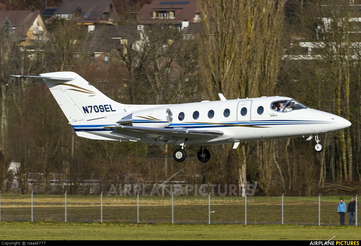 Private N709EL aircraft at Bern - Belp