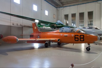 MM54389 - Italy - Air Force Aermacchi MB-326E 