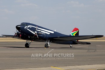 6840 - South Africa - Air Force Douglas C-47TP