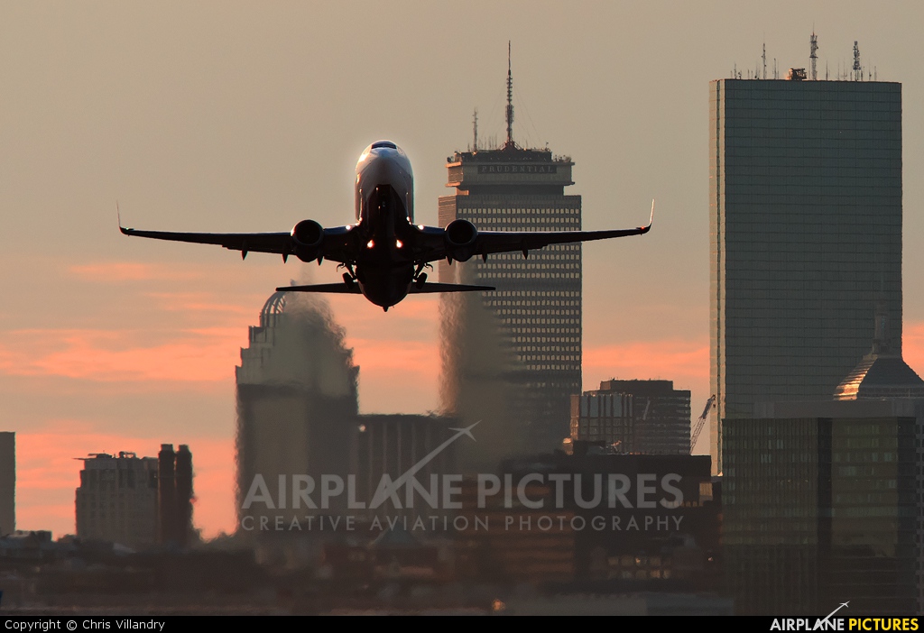 Delta Air Lines - aircraft at Boston - General Edward Lawrence Logan Intl