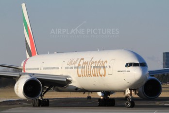 A6-EMU - Emirates Airlines Boeing 777-300